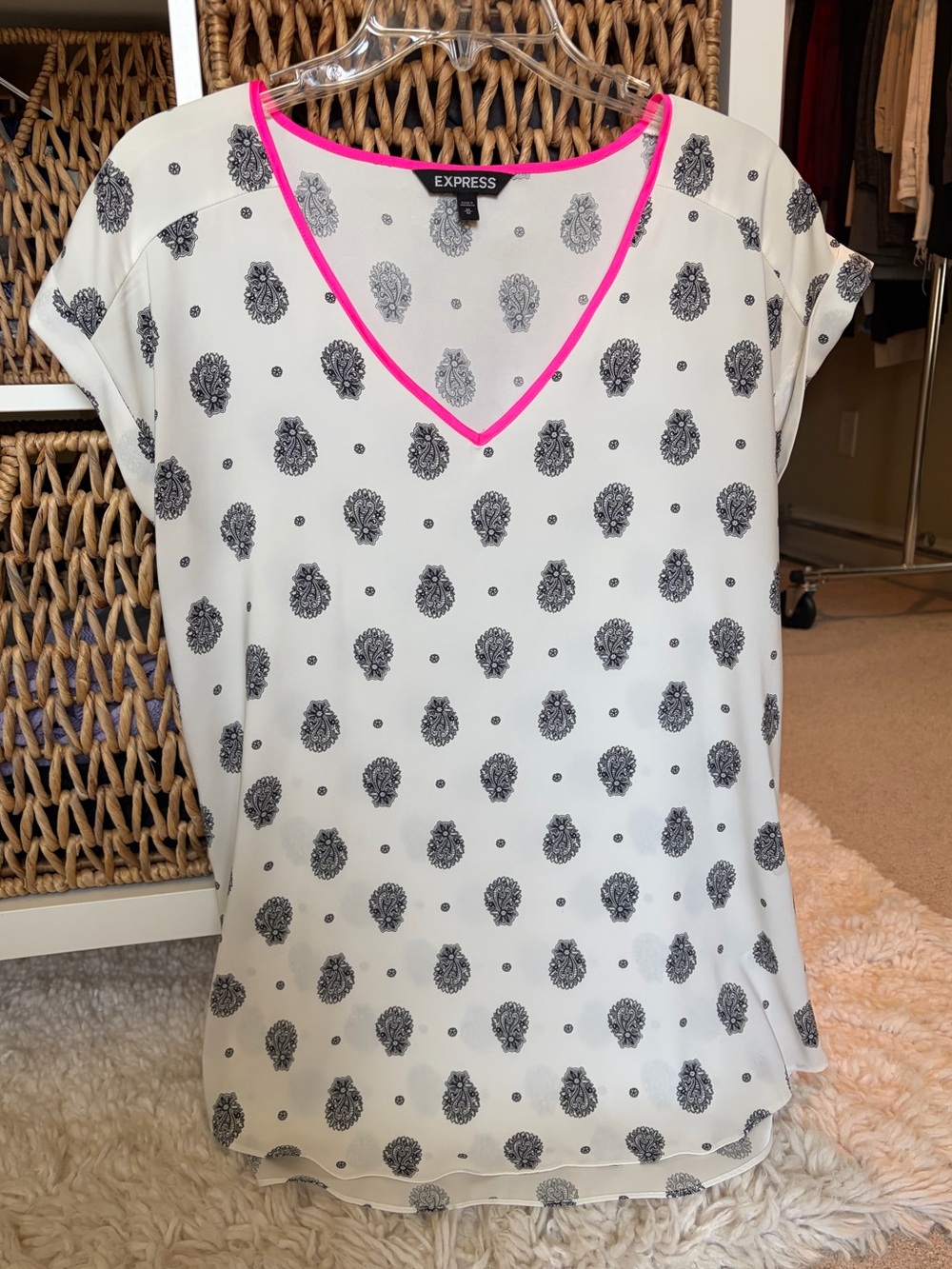 Express White Printed V-Neck Blouse with Hot Pink Trim